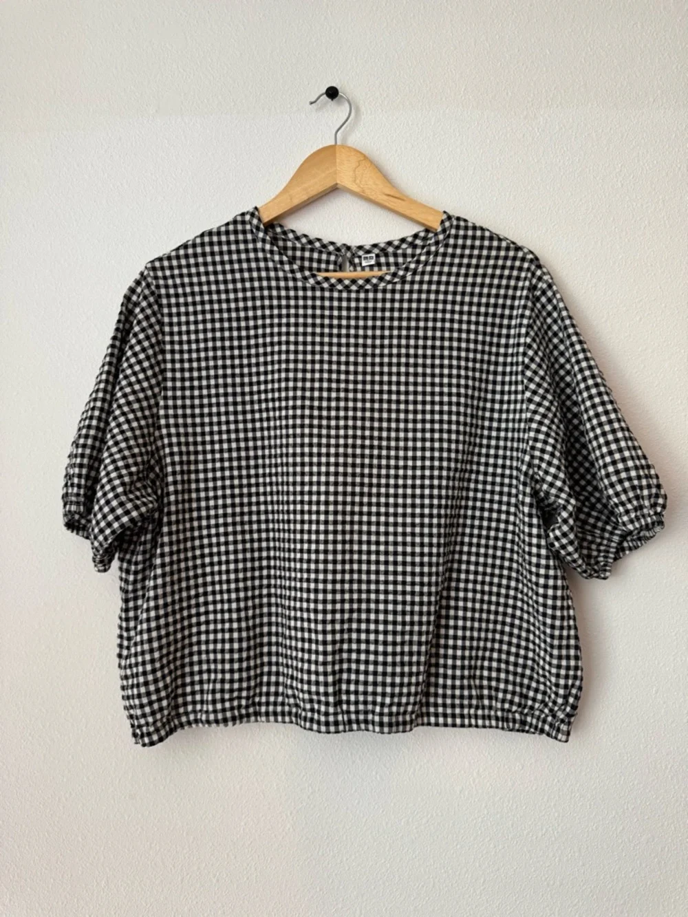 Uniqlo Black & White Gingham Boxy Crop Top - Picture 2 of 4